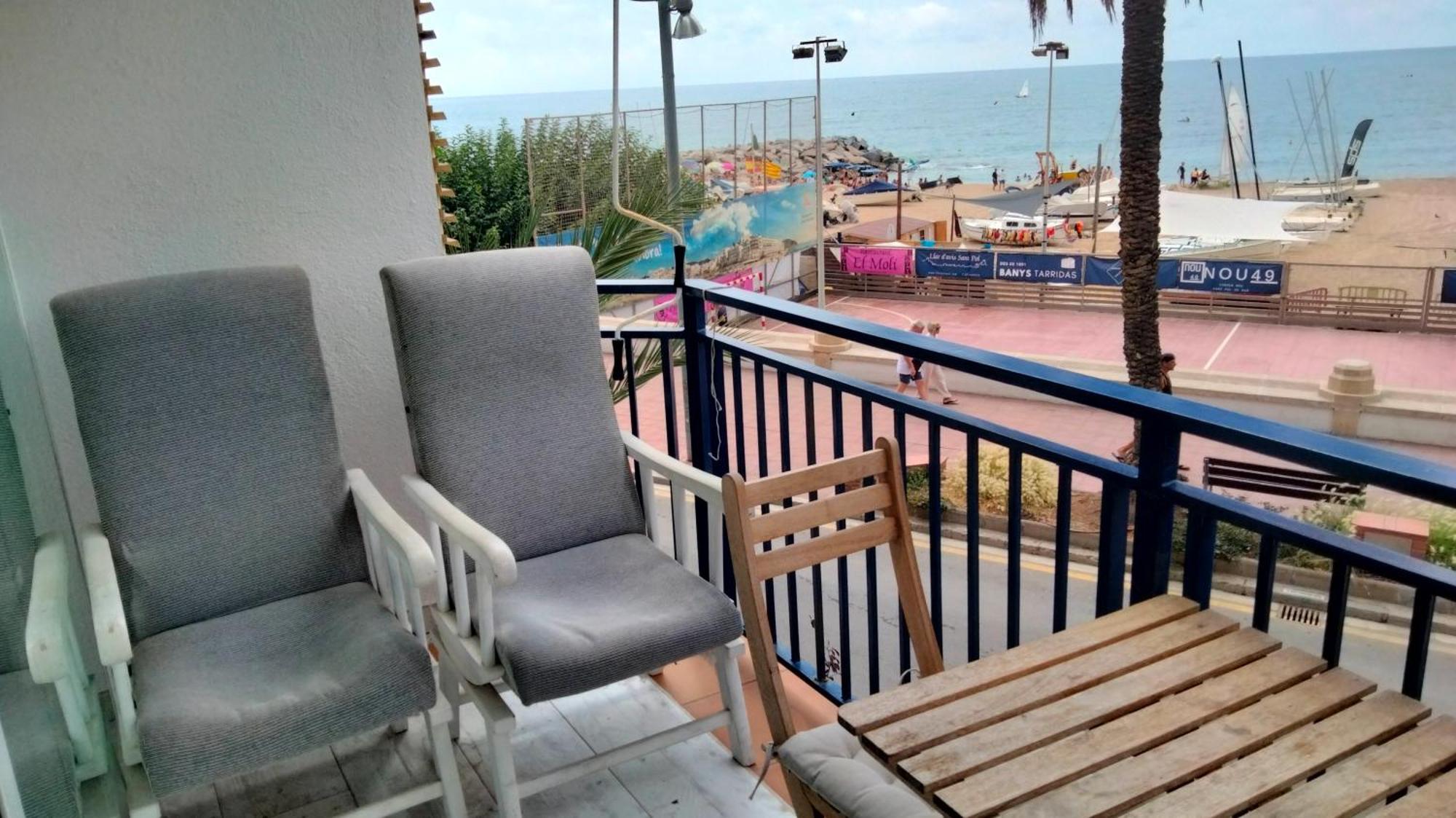 Beachfront Apartment With Private Parking Sant Pol De Mar Exteriér fotografie